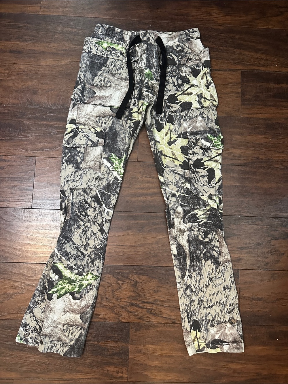 Fashion Nova Women’s Camouflage Straight Leg Jeans - Green/Gray